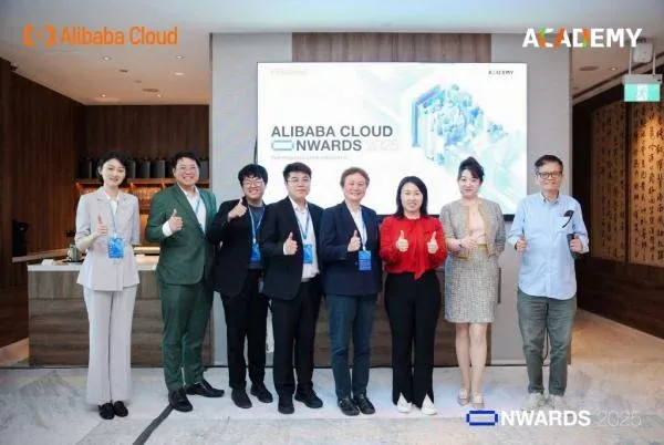ภาพปกของ: รศ.ดร.พิชญา ตัณฑัยย์ เป็นตัวแทน ม.อ. ร่วมงาน Alibaba Cloud Onwards Summit 2025 และรับรางวัล AI Role Model University